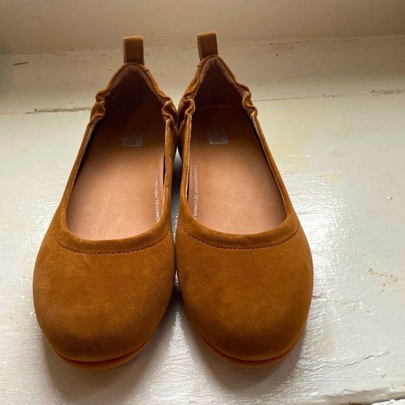 Fitflop Shoes - FIT-FLOP ALlegra Suede Ballerina Flats.  Light Tan. Women’s 7. NWT (in box)